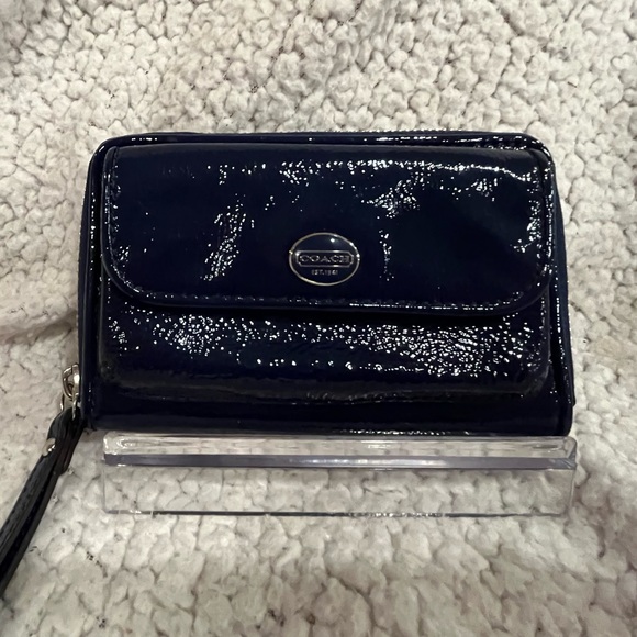 Coach Blue Patent Leather Zip Around Wristlet Wallet - Picture 2 of 10